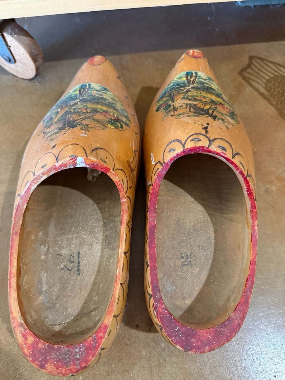 Vtg Hand-Carved Hand-Painted Wooden Dutch Clogs Shoes Windmill Design